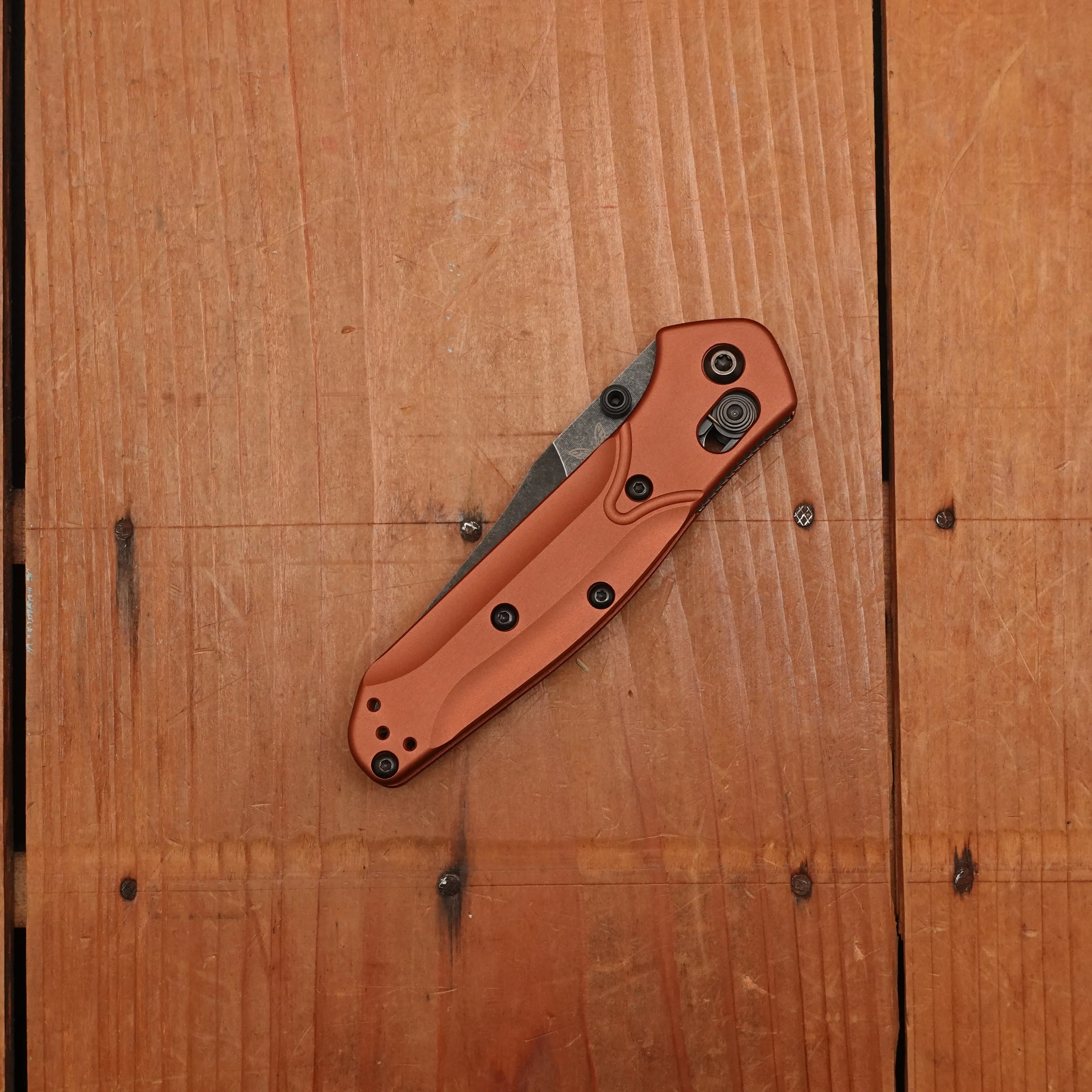 Benchmade 945BK-03 Mini Osborne Reverse Tanto CPM-S30V AXIS Lock Burnt Copper Aluminum Handle